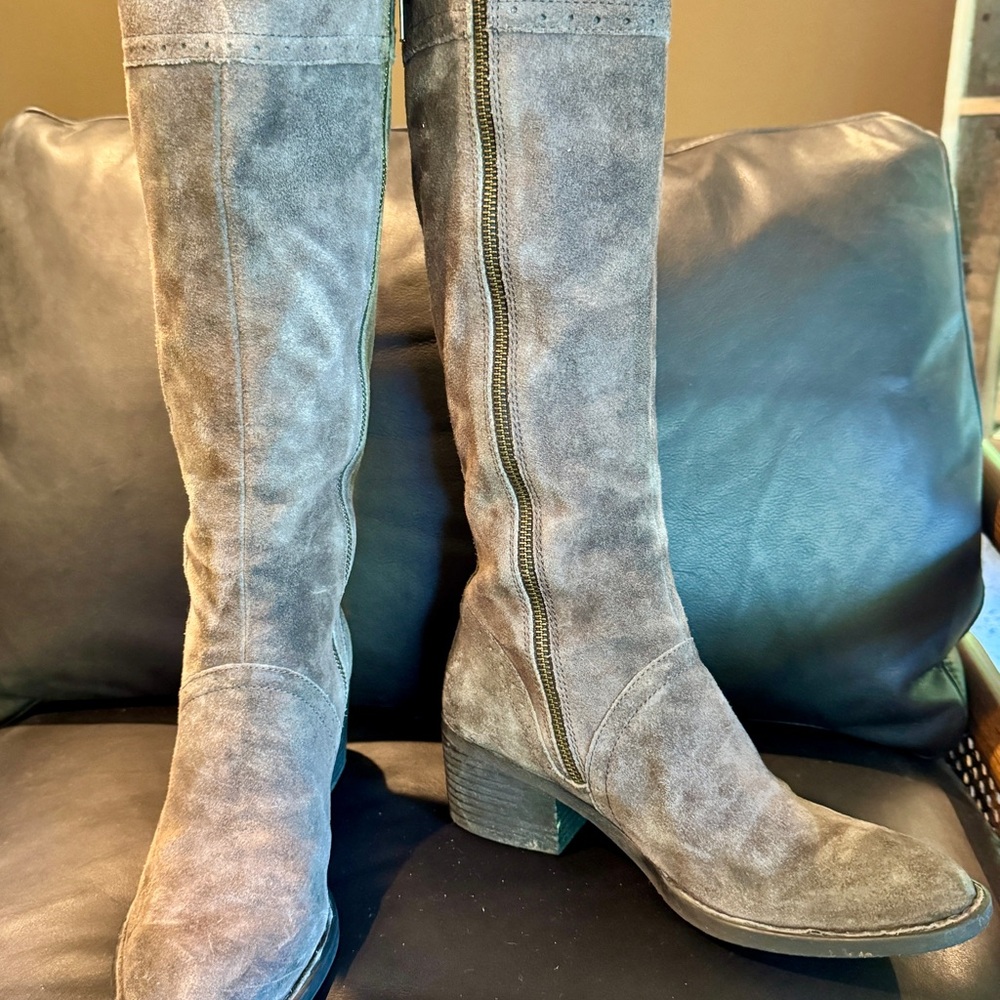 Born Gray suede   Boots